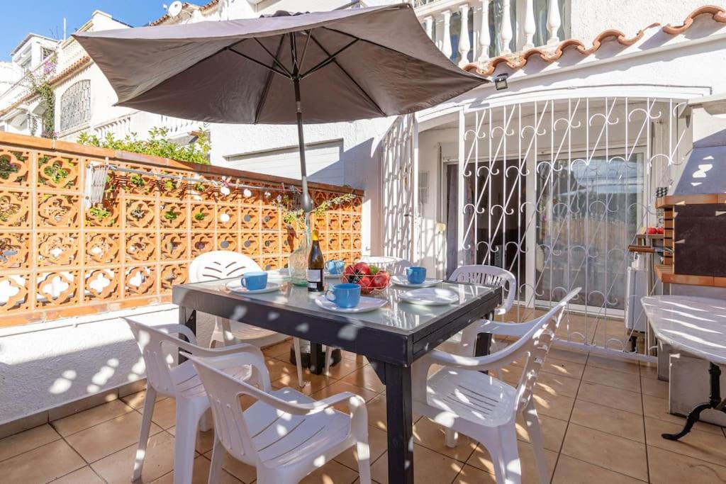 A16-Casa Con Barbacoa En La Playa Villa Емпуриабрава Екстериор снимка